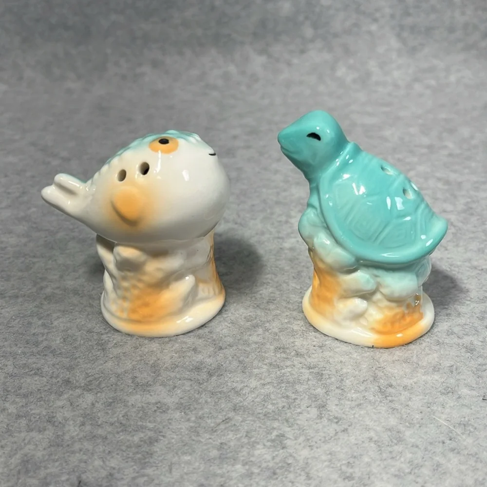 Salt Pepper Shakers‎ Sea Turtle & Puffer Fish Collectible Ceramic